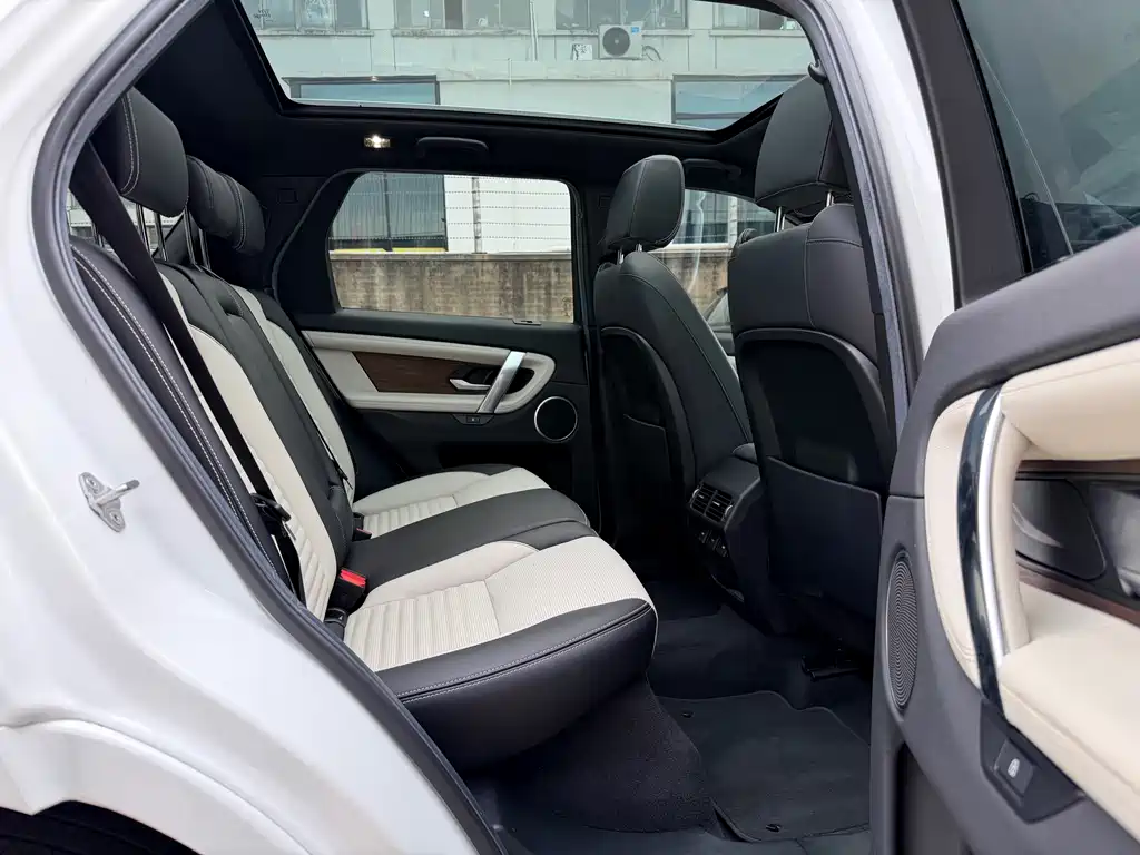 Land Rover Discovery Sport 2023 — фото 19
