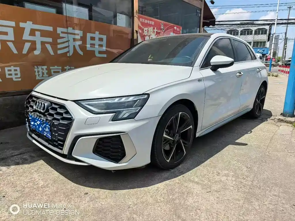 Audi A3 2022 — фото 1