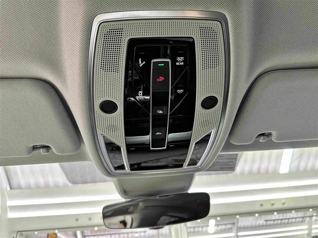 Audi A8 2025 — фото 17