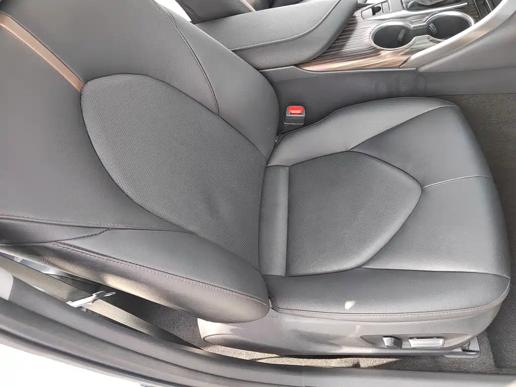Toyota Camry 2020 — фото 11