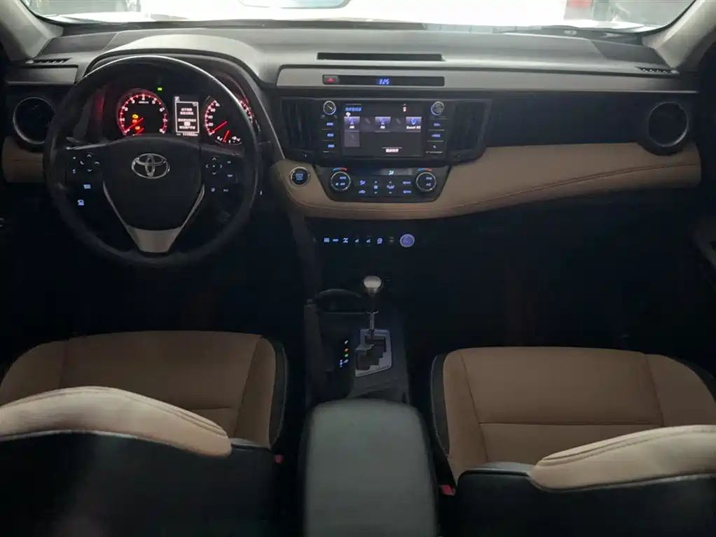 Toyota RAV4 2018 — фото 9