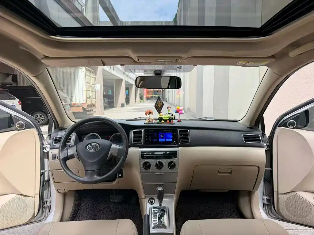 Toyota Corolla 2015 — фото 4