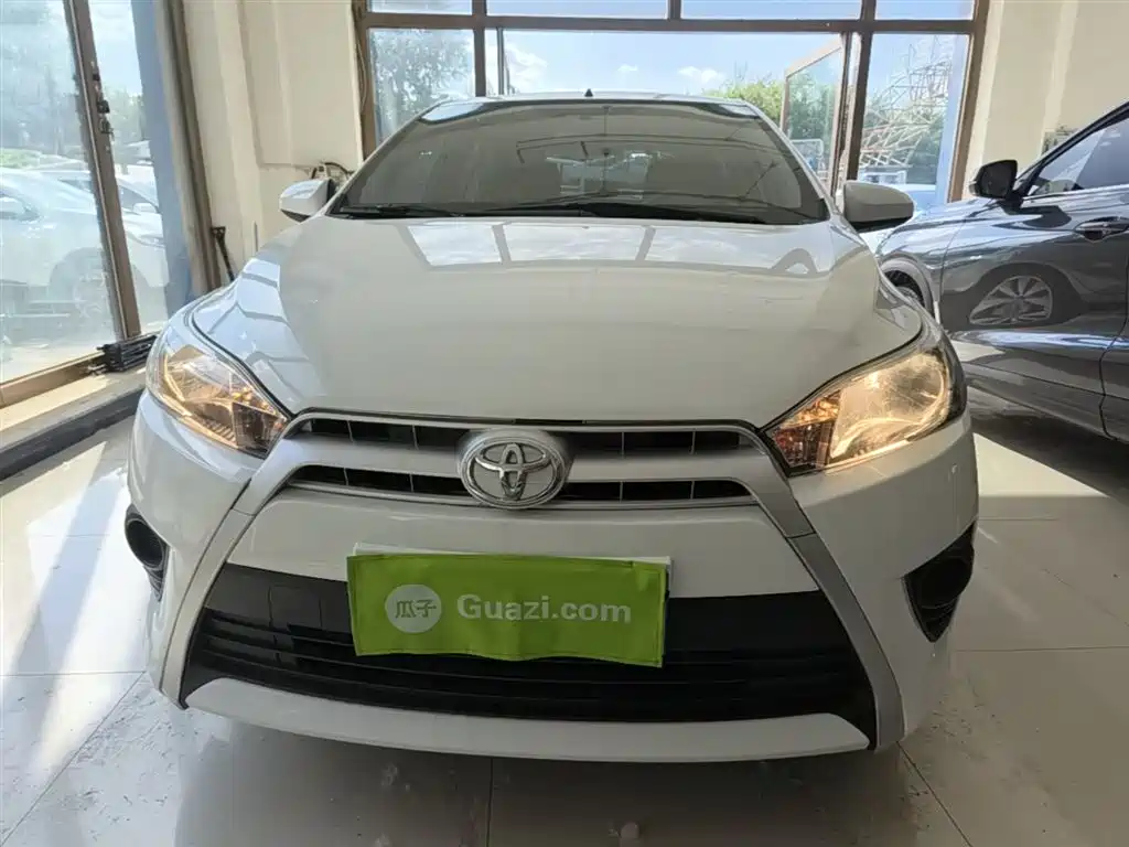 Toyota Yaris L 2015 — фото 3