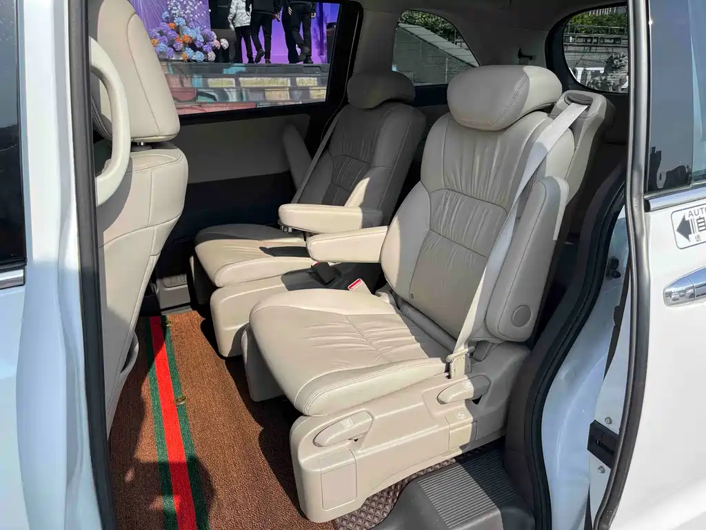 Honda Odyssey 2018 — фото 12