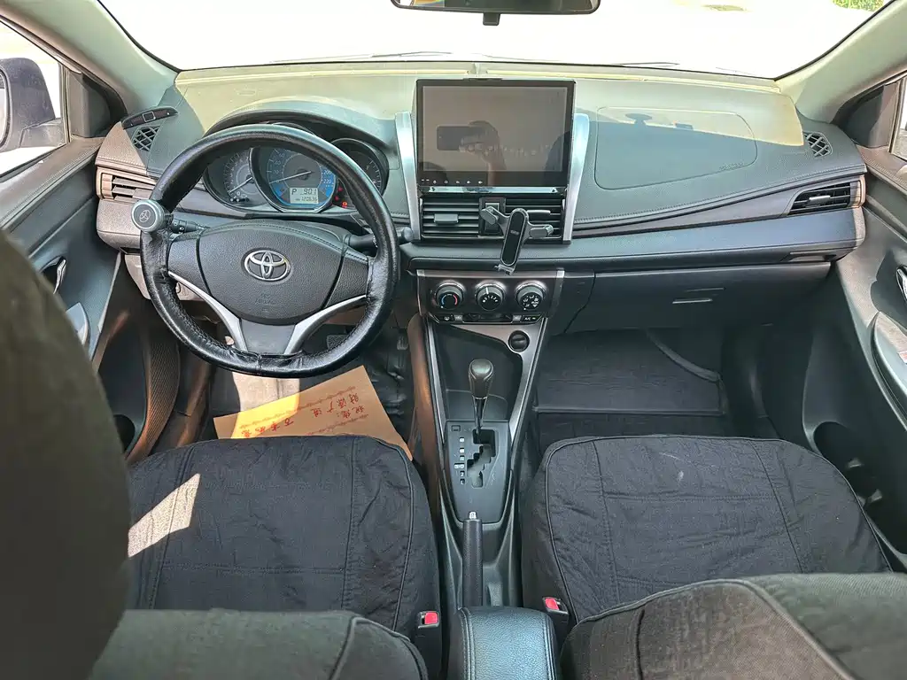 Toyota Yaris L 2016 — фото 8