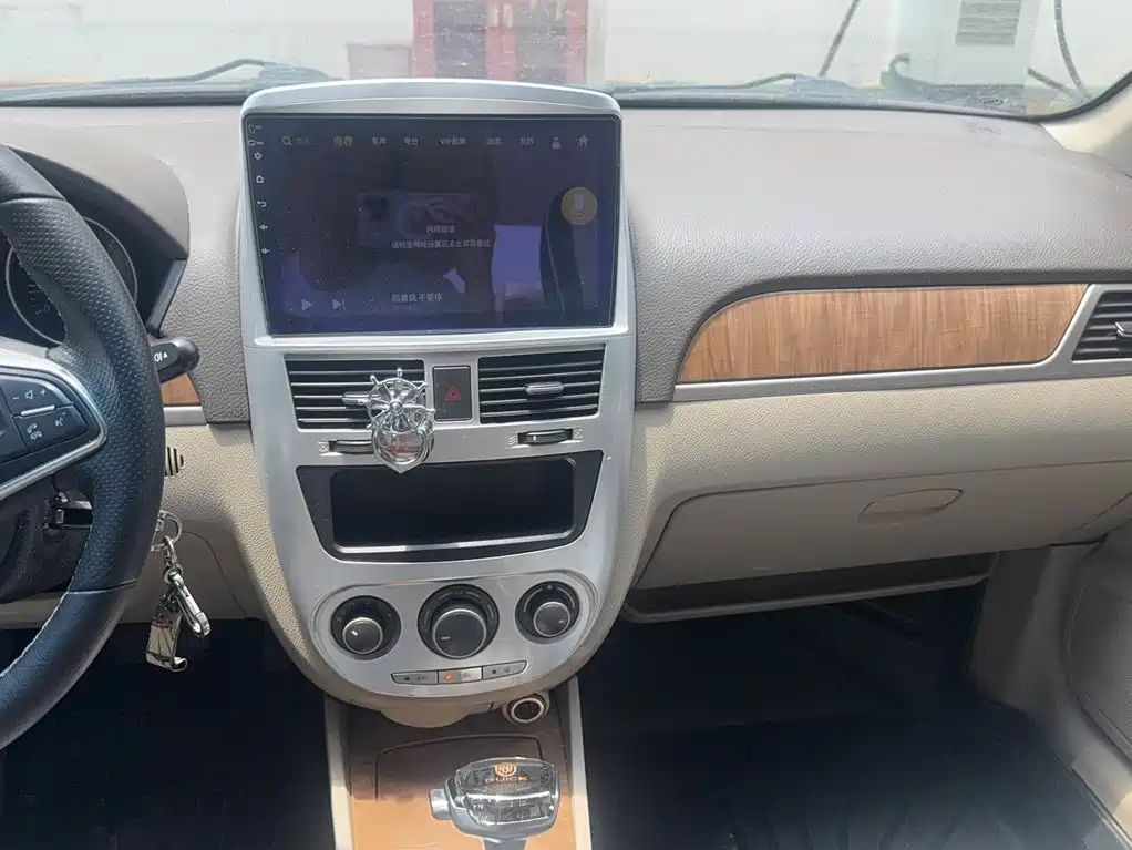 Buick Excelle 2016 — фото 10