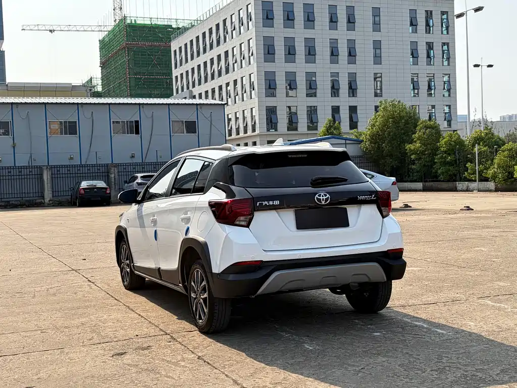Toyota Yaris L 2022