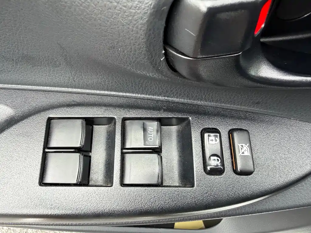 Toyota Yaris L 2019 — фото 16