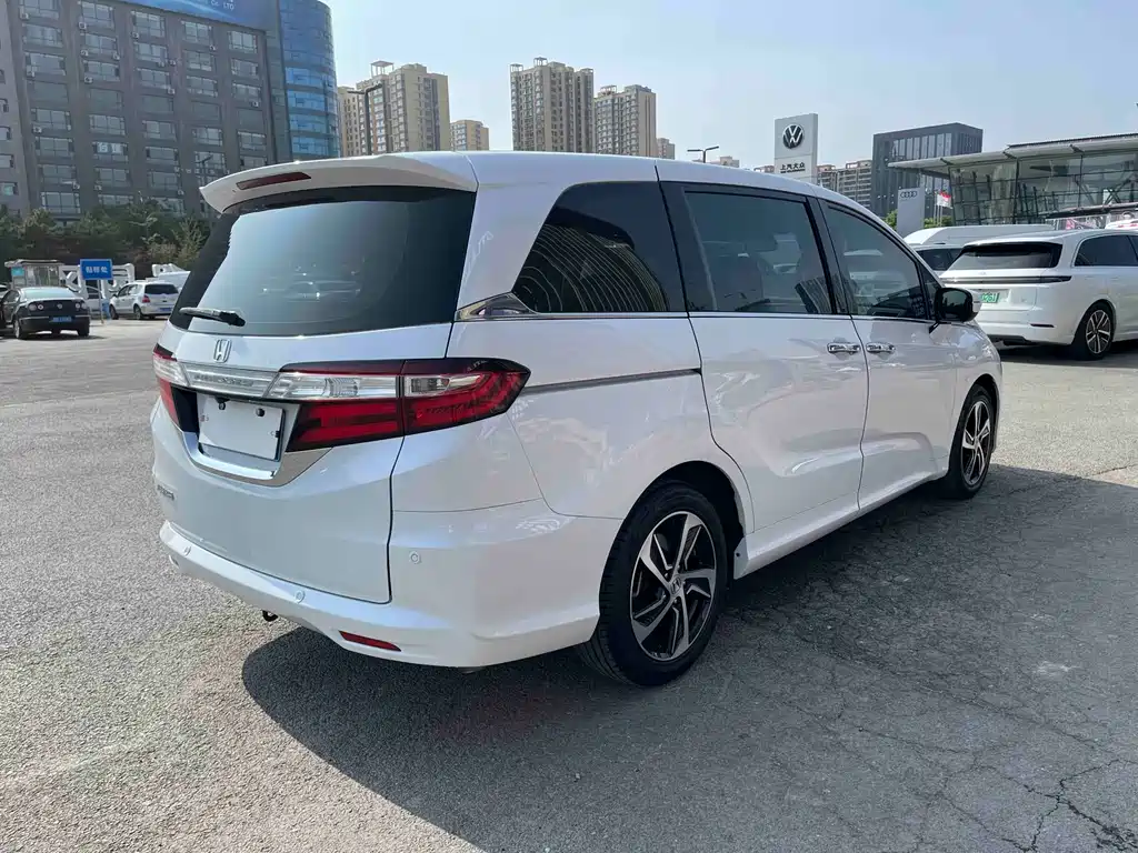Honda Odyssey 2018 — фото 15
