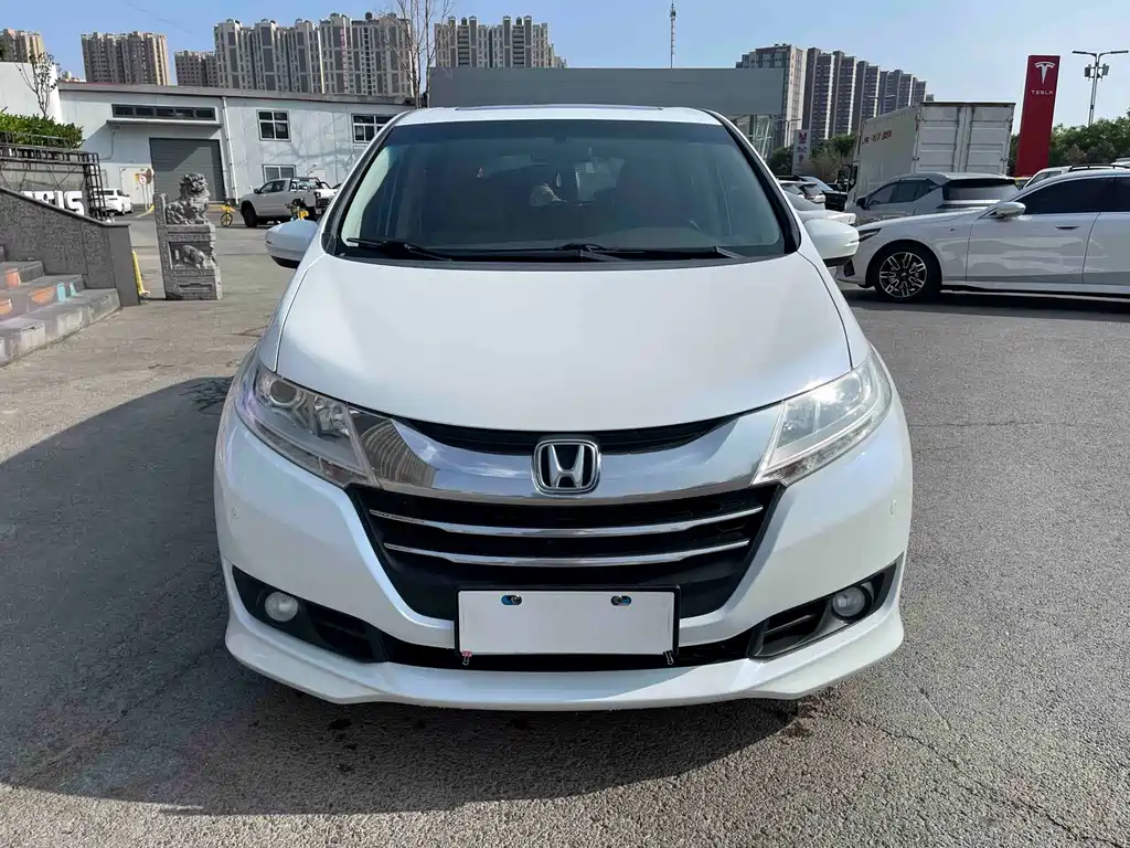 Honda Odyssey 2018 — фото 2