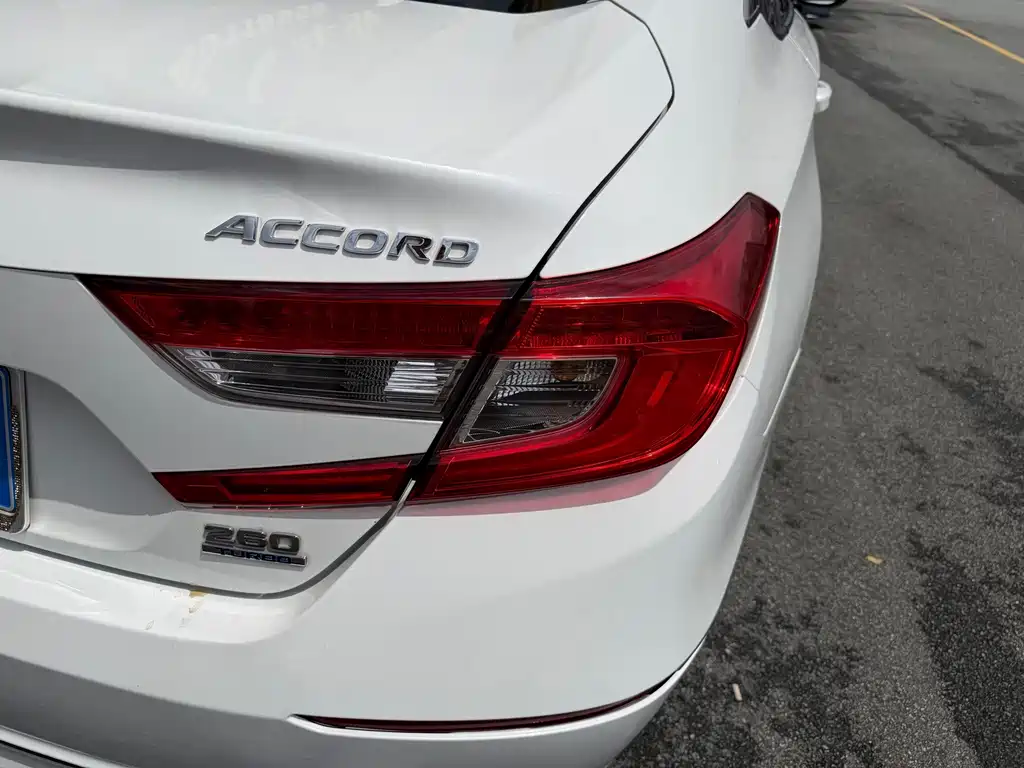 Honda Accord 2019 — фото 10