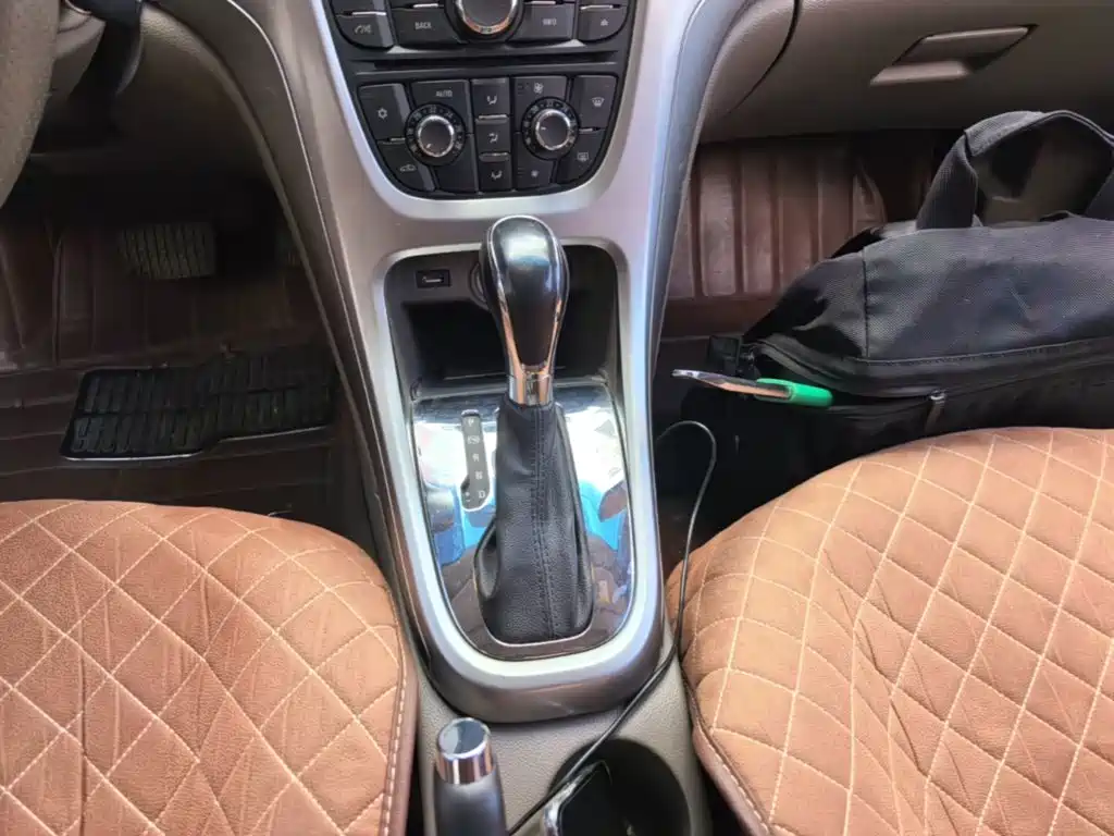 Buick Excelle 2014 — фото 14