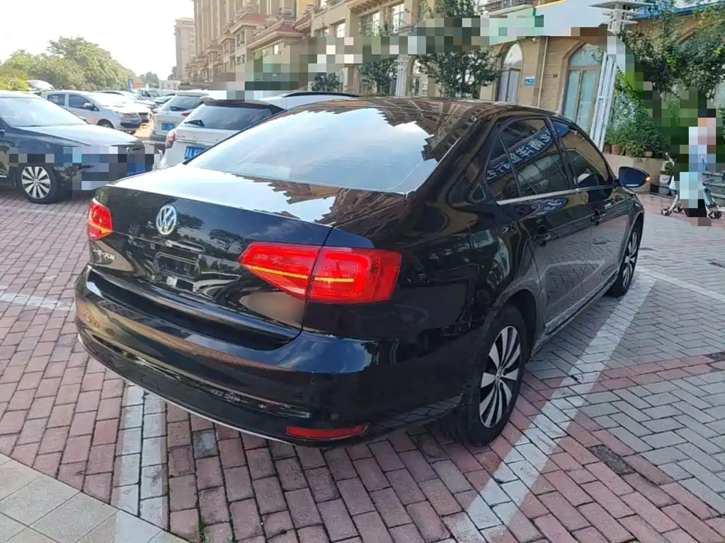 Volkswagen Sagitar 2018