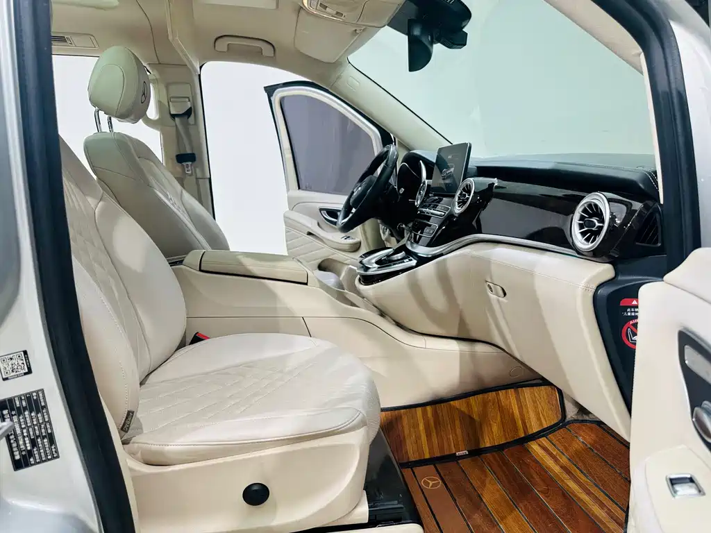Mercedes-Benz V-Class 2016 — фото 9
