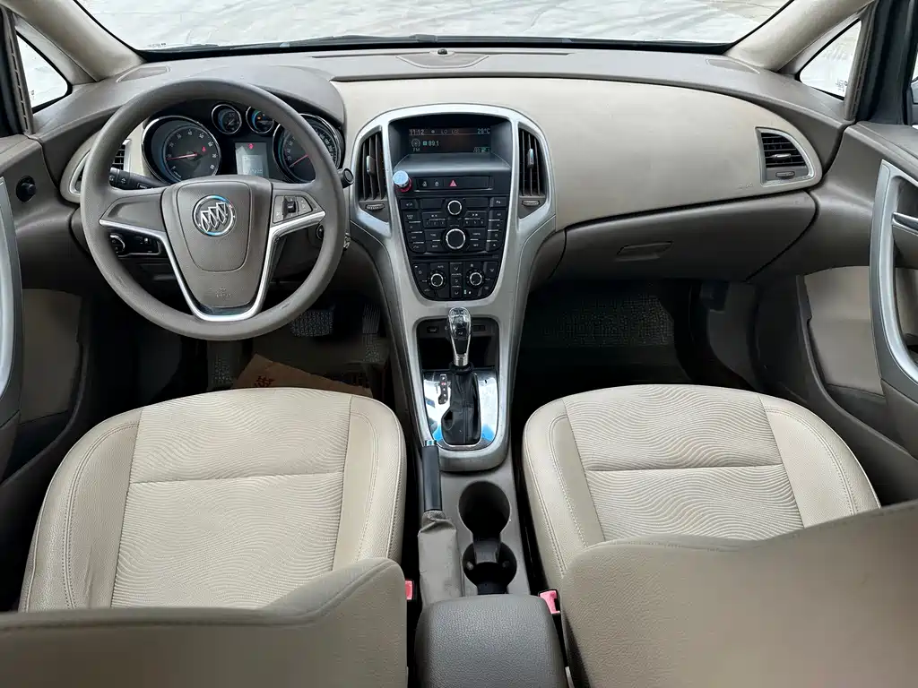 Buick Excelle 2014 — фото 8