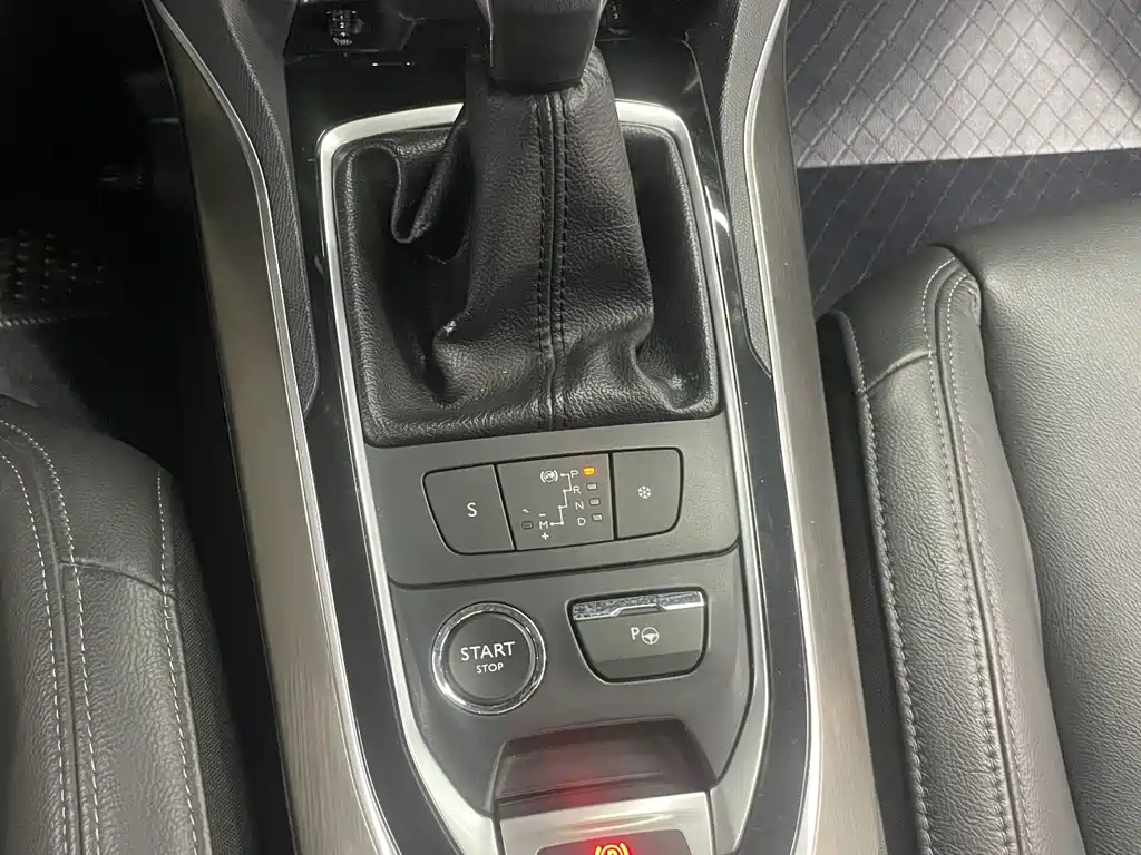 Peugeot 408 2015