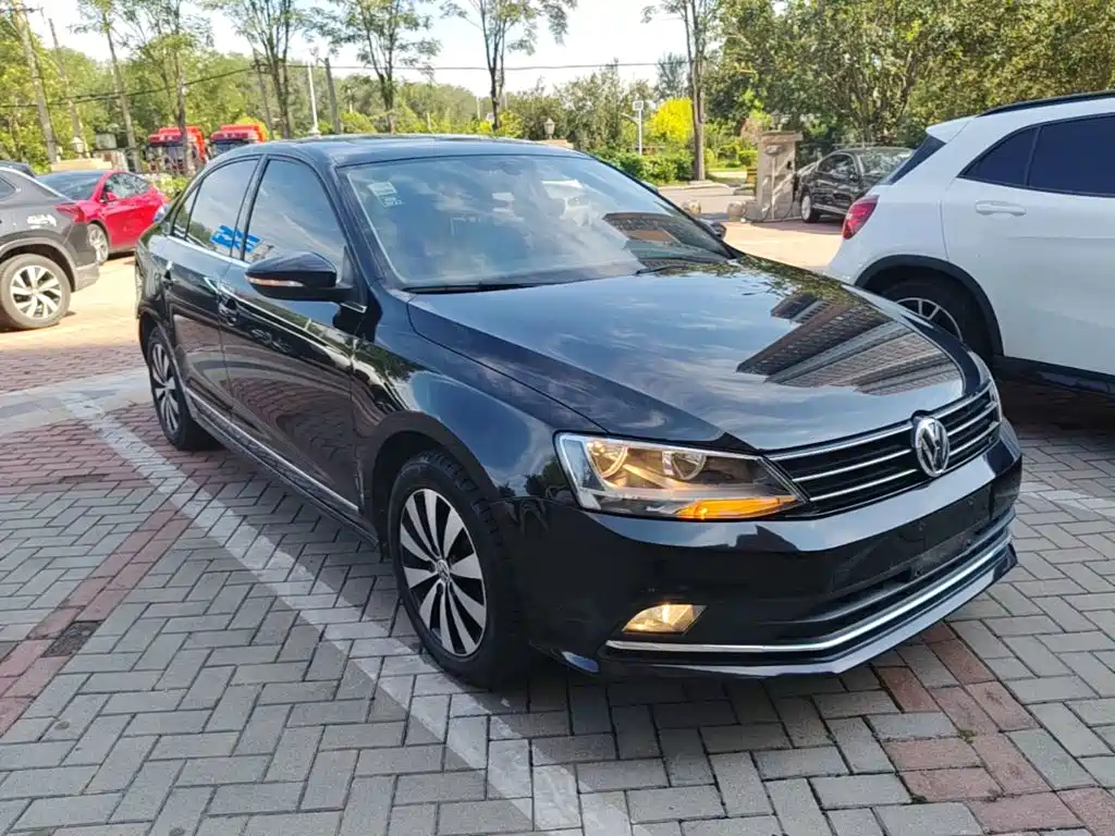 Volkswagen Sagitar 2018