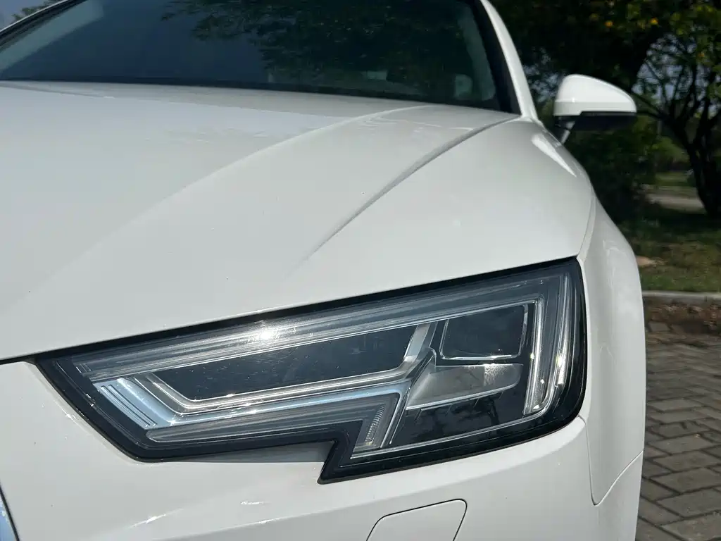 Audi A4L 2020 — фото 4