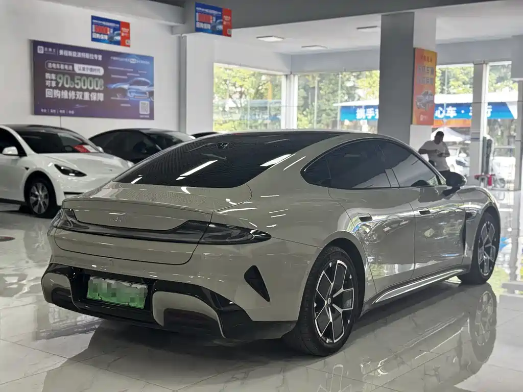 Xiaomi SU7 2025 — фото 10