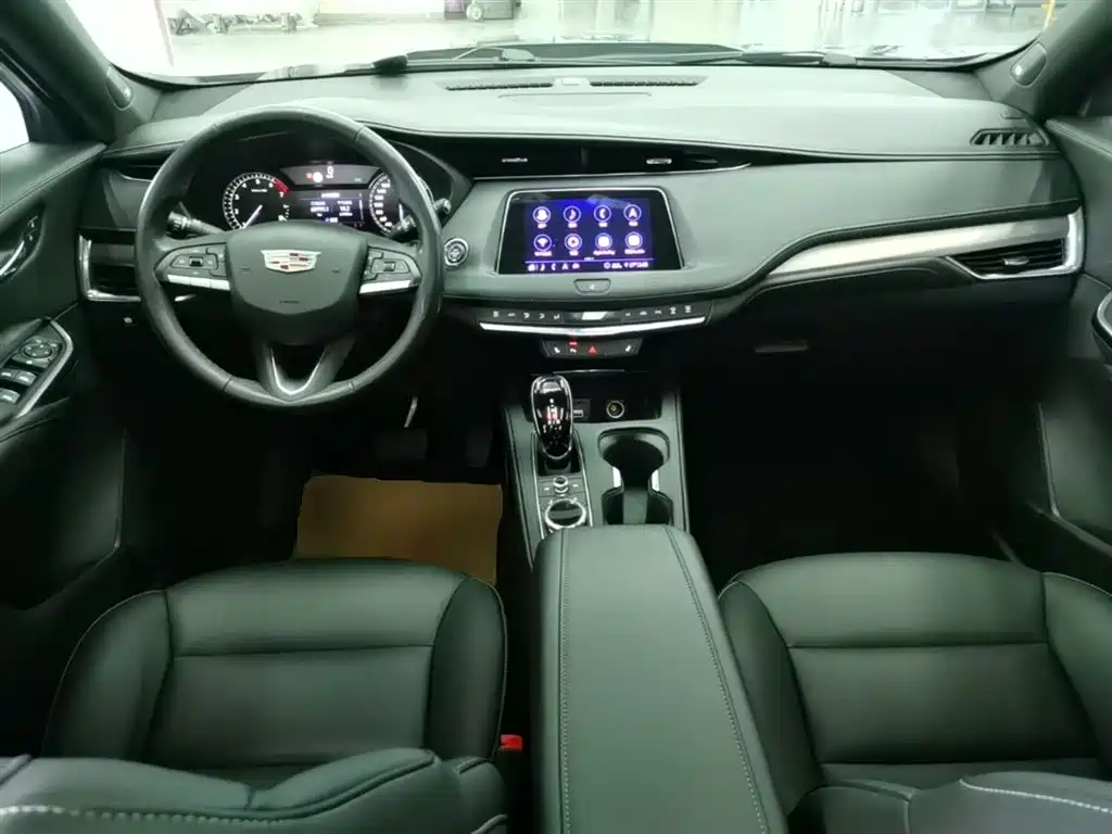 Cadillac XT4 2020 — фото 10