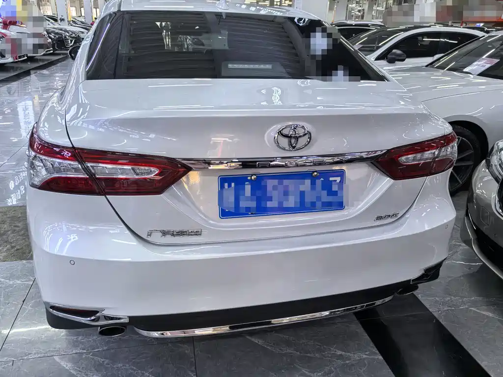 Toyota Camry 2023 — фото 5