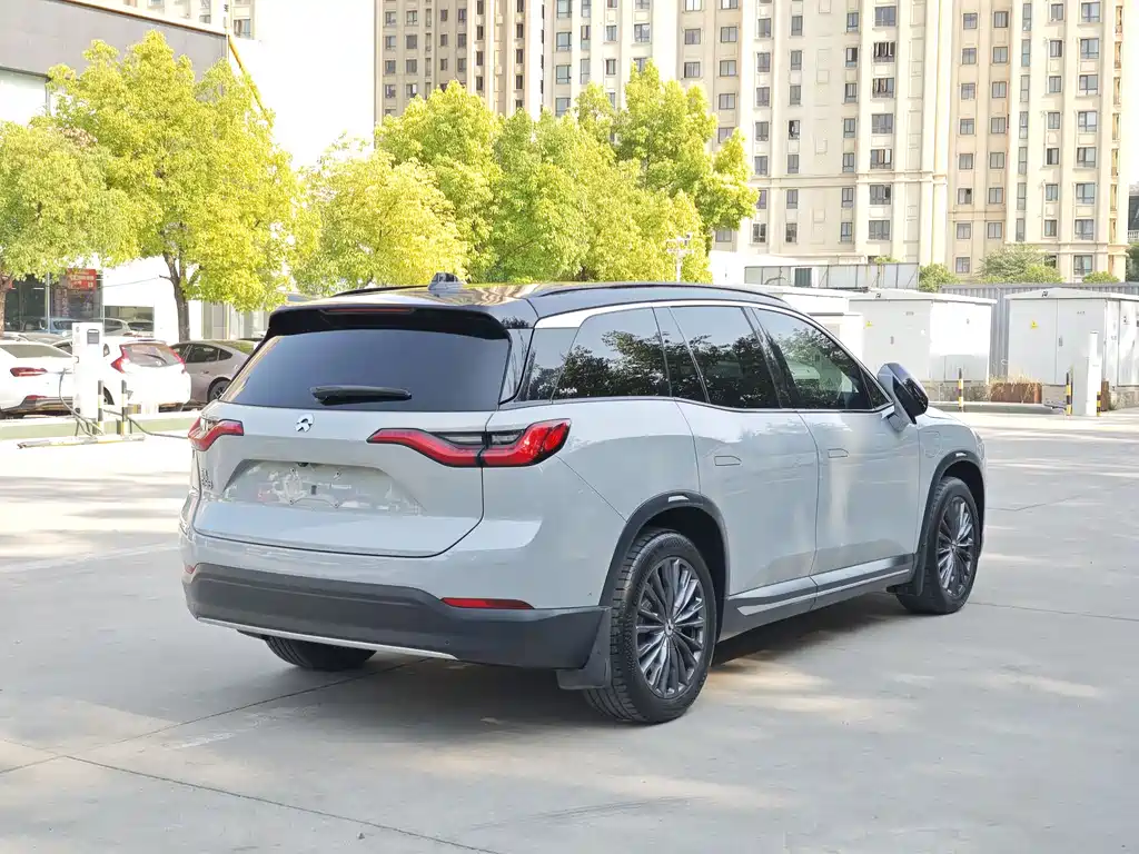 NIO ES8 2019