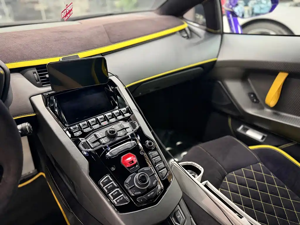 Lamborghini Aventador 2014 — фото 11