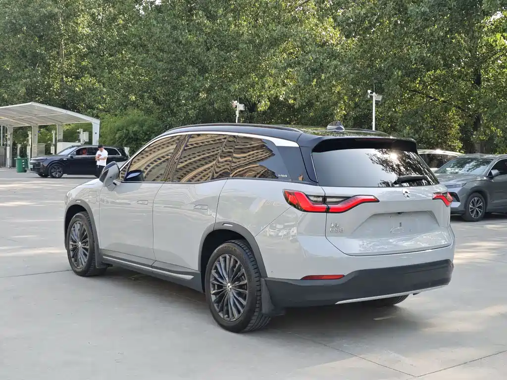 NIO ES8 2019