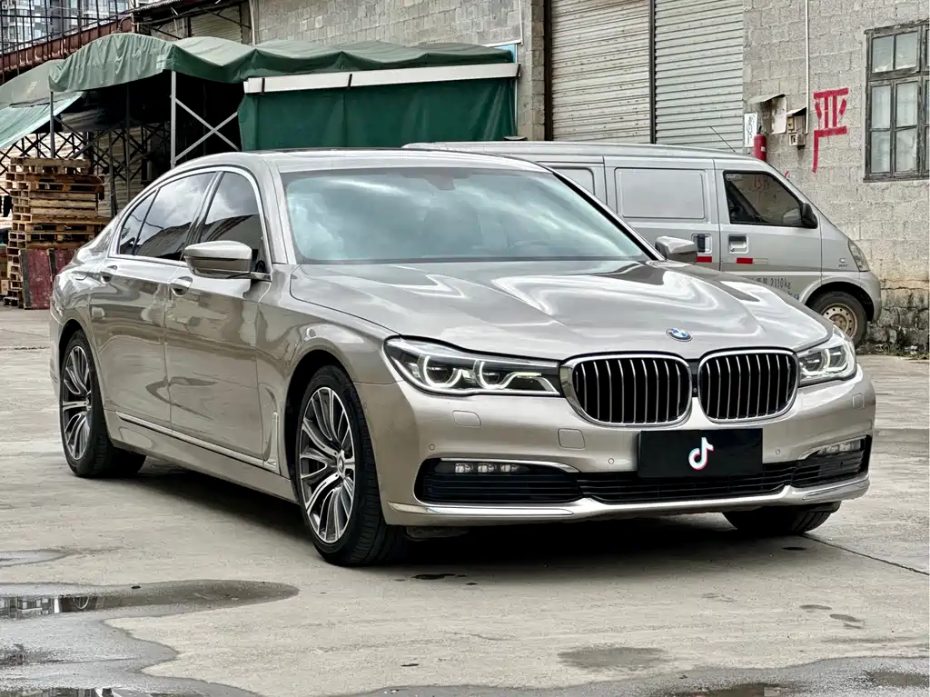 BMW 7 Series 2017 — фото 3