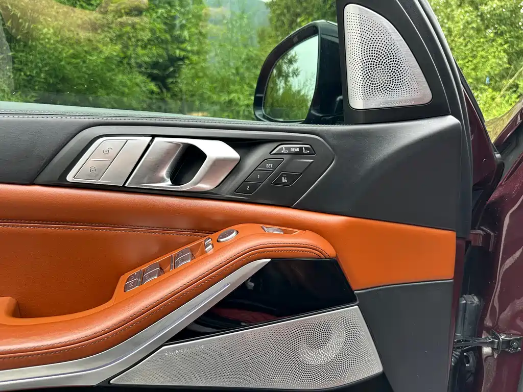 BMW X7 2021 — фото 18