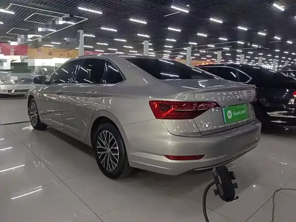Volkswagen Sagitar 2019