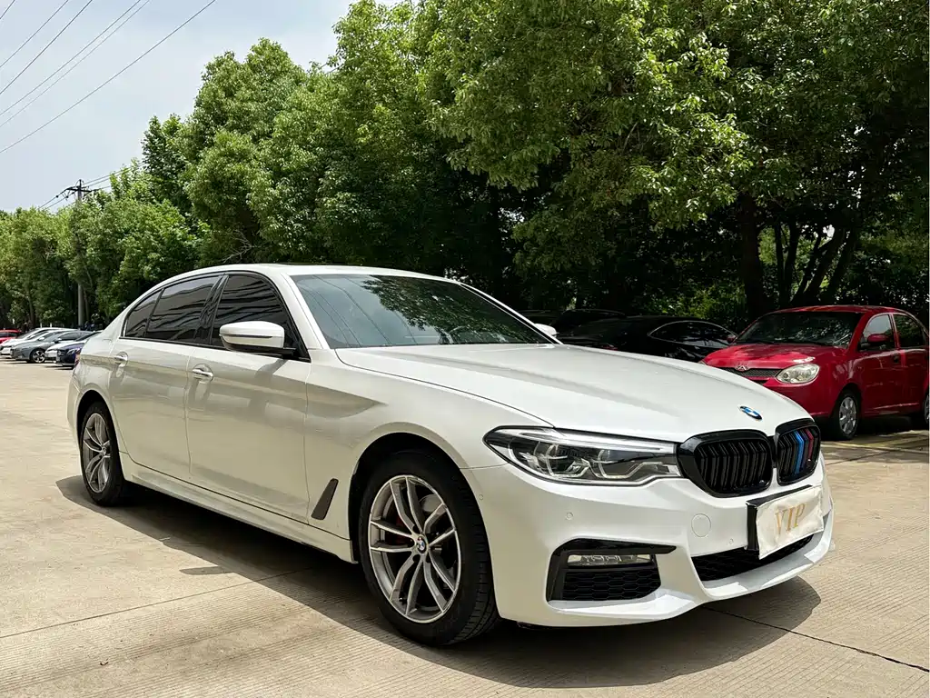 BMW 5 Series 2018 — фото 3