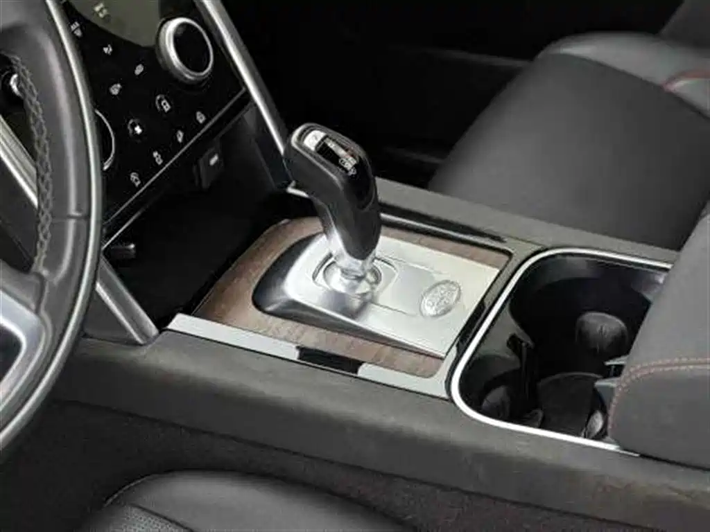 Land Rover Discovery Sport 2021 — фото 10
