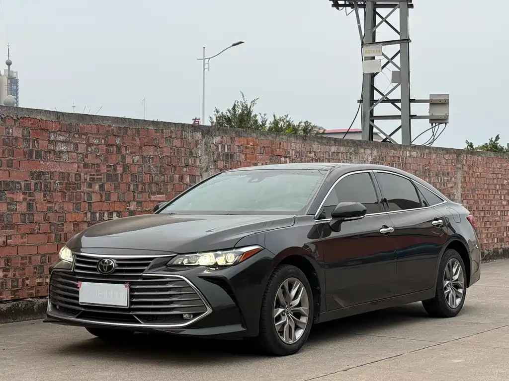 Toyota Avalon 2022 — фото 1