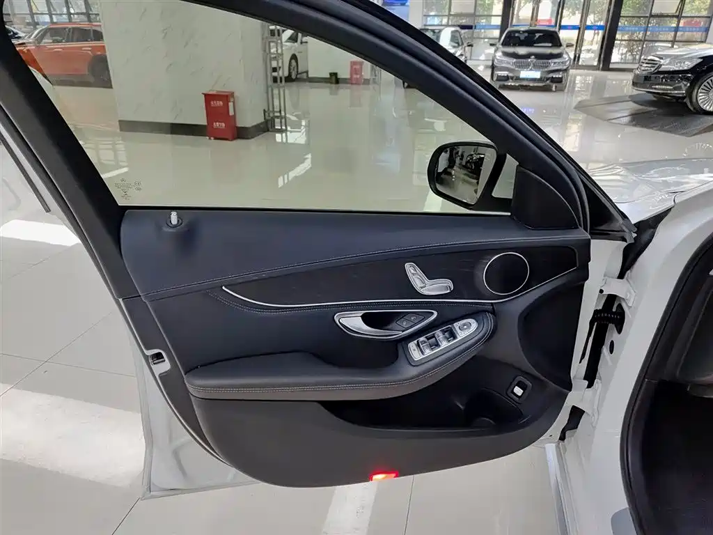 Mercedes-Benz C-Class 2019