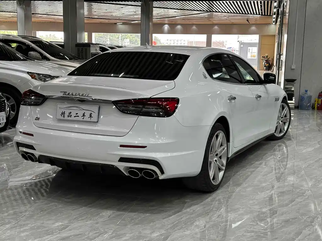 Maserati Quattroporte 2015 — фото 6