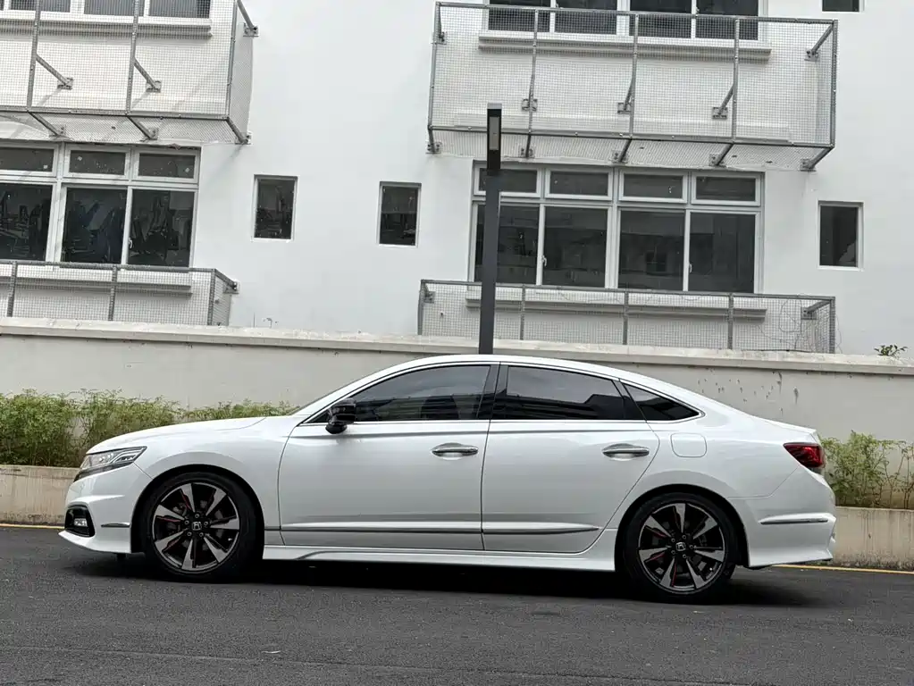 Honda Spirior 2016 — фото 4