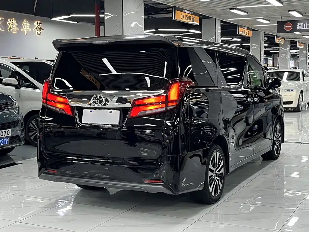 Toyota Alphard 2019 — фото 12