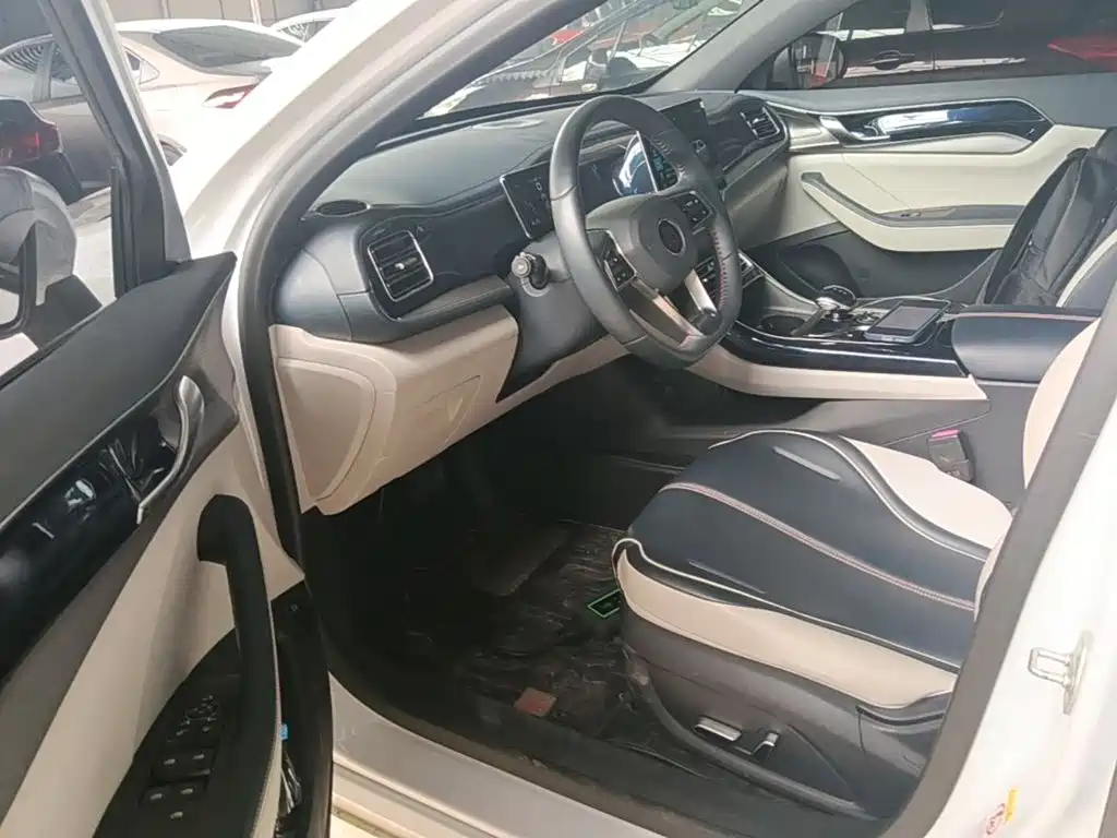 BYD Qin PLUS 2022 — фото 16