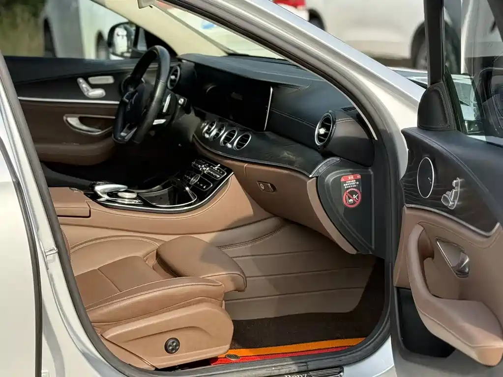 Mercedes-Benz E-Class 2017 — фото 14