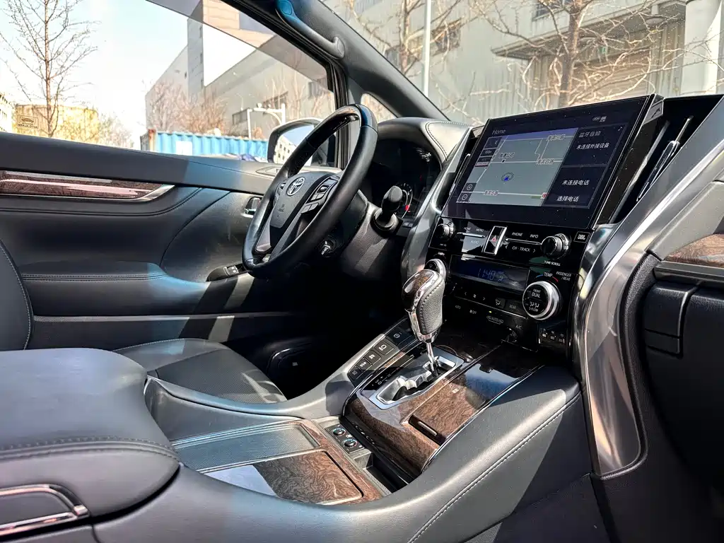 Toyota Vellfire 2021 — фото 28
