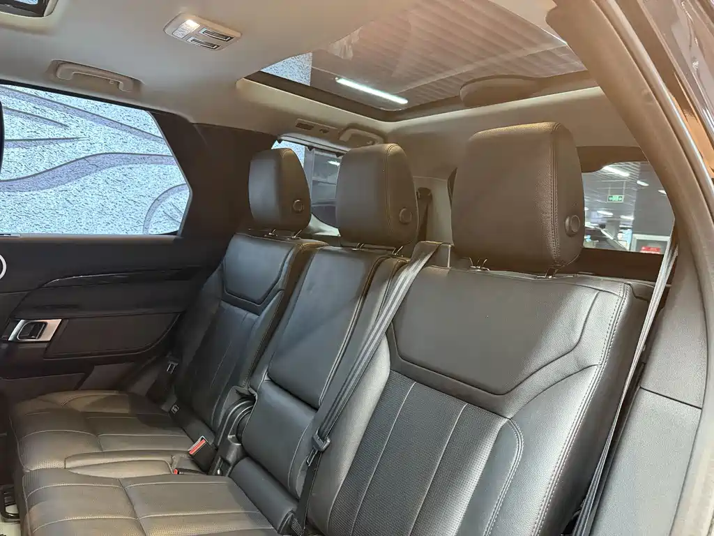Land Rover Discovery 2019 — фото 10