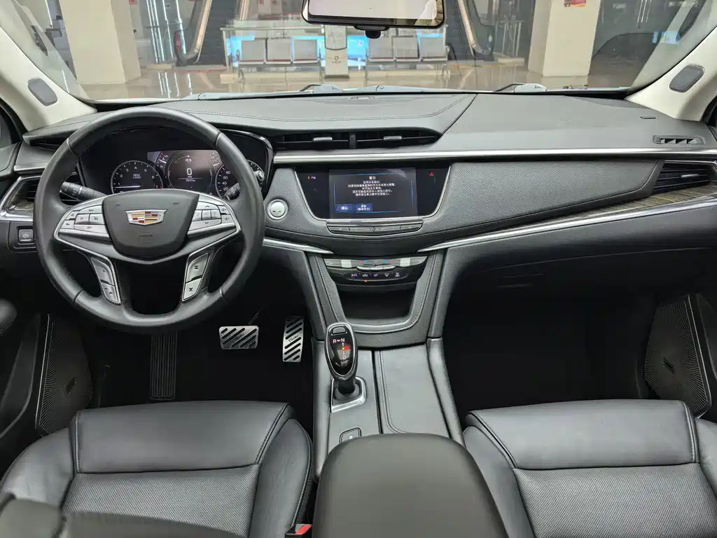 Cadillac XT5 2019 — фото 10
