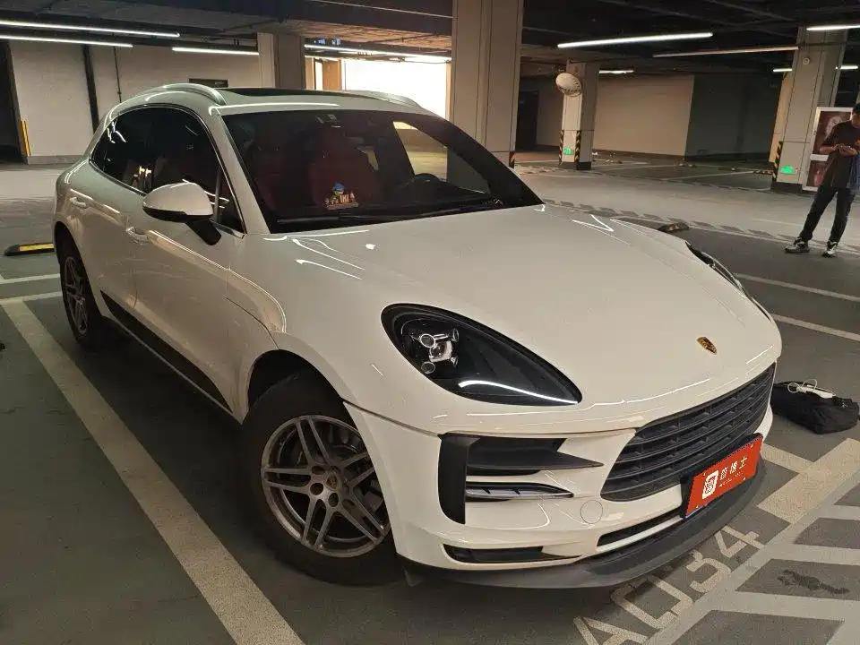 Porsche Macan 2021