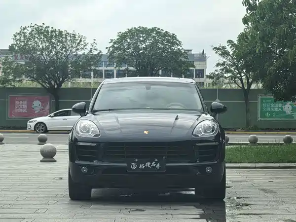 Porsche Macan 2014