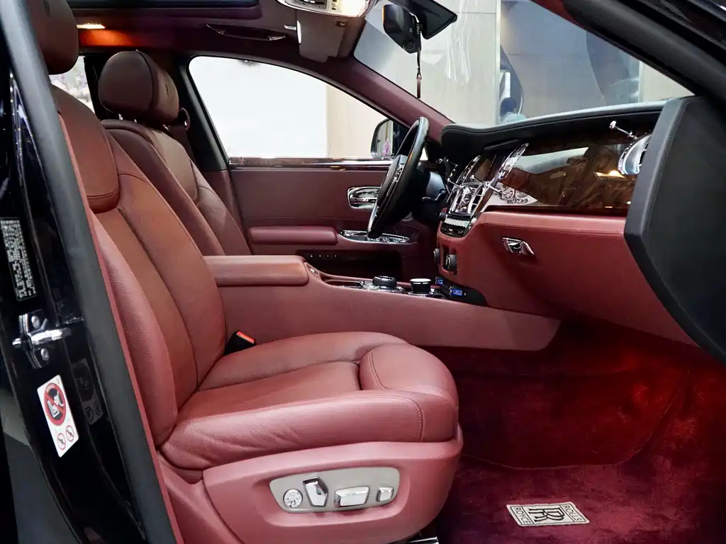 Rolls-Royce Ghost 2016 — фото 9