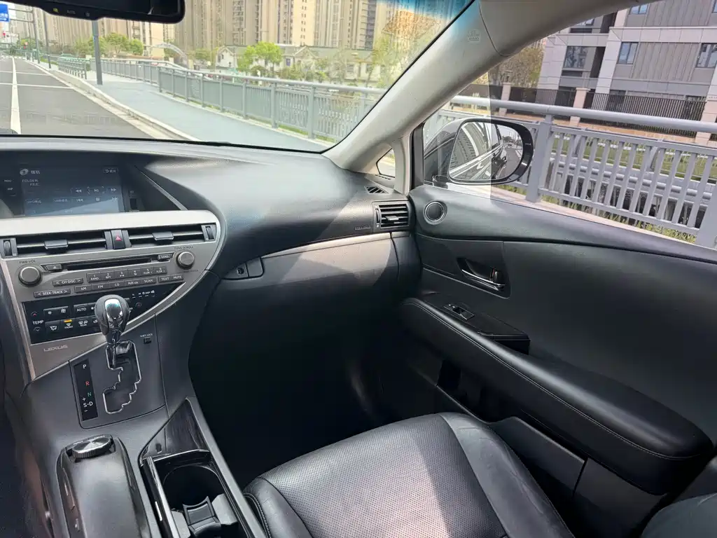 Lexus RX Classic 2015 — фото 12