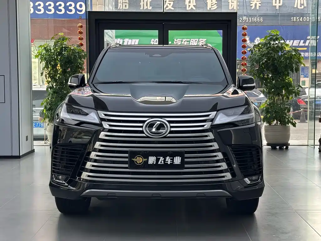 Lexus LX 2025
