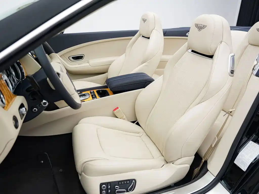 Bentley Continental 2013 — фото 15