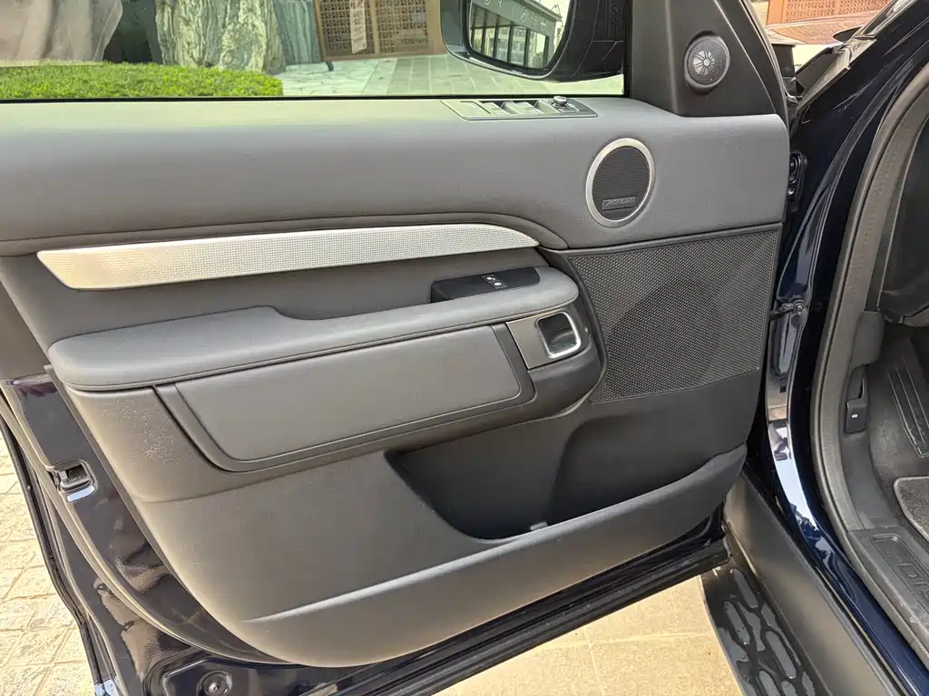 Land Rover Discovery 2021 — фото 14